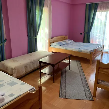 Deni Villa *