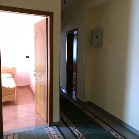 Deni Villa