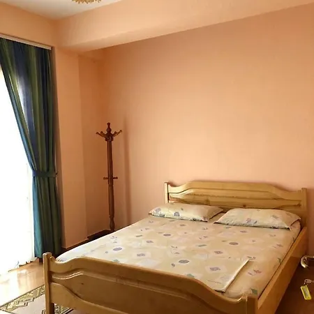 Deni Villa